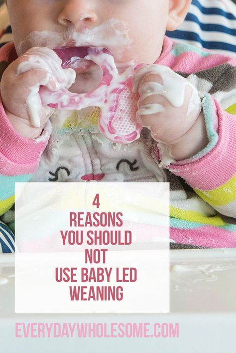 4 REASONS YOU SHOULD NOT DO USE BABY LED WEANING including cautions, risks, dangers. fears for mom afraid of choking. modifications to help that mom. #BABYLEDWEANING Homemade Baby Foods, Baby Lead Weaning 4 Month, Baby Purees, Baby Led Weaning First Foods, Toddler Nutrition, Baby Olivia, Baby Led Weaning Recipes, Mommy Tips, 6 Month Old Baby