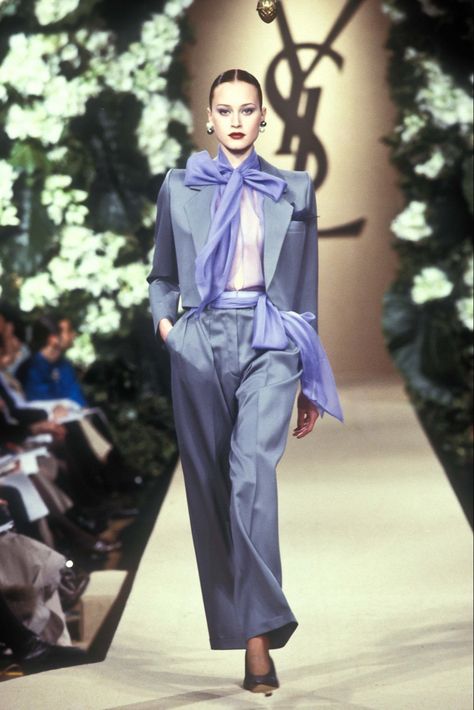 Ysl Runway, Saint Laurent Couture, Yves Saint Laurent Haute Couture, Saint Laurent Haute Couture, Ysl Fashion, Yves Saint Laurent Couture, 90s Runway Fashion, Vintage Runway, Couture Runway