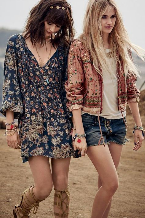 Bohemian Fashion Style - the concept wardrobe Looks Hippie, Look Hippie Chic, Boho Mode, Estilo Hippy, Mode Hippie, Festival Camping, Estilo Hippie, Hippy Chic, Stil Boho