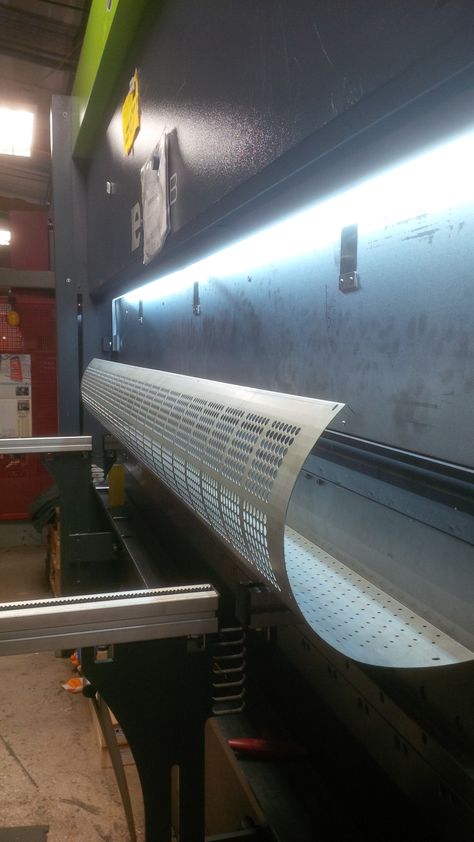 Great shot of a CNC press brake being used to form up elliptical sheet metal covers http://www.vandf.co.uk/plant-list/safan-e-brake-cnc-bending/ Garage Shop Ideas, Metal Bins, Cnc Press Brake, Sheet Metal Work, Press Brake, Order Of Operations, Shop Inspiration, Cnc Design, Architecture Design Concept