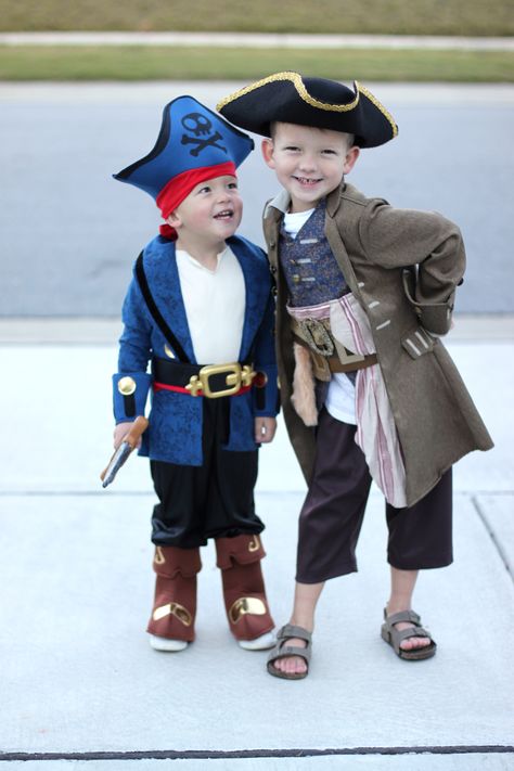 little boys halloween costumes pirates jake and the neverland pirate  instagram @grahamandjames Kids Pirate Costume Diy, Family Pirate Costumes, Boys Halloween Costumes, Jack Sparrow Costume, Pirate Costume Kids, Pirate Costume Diy, Pirate Costumes, Pirate Halloween Costumes