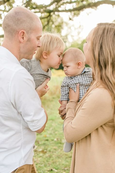 Family Picture Of 4 Photo Ideas, Family Of 4 Photography Poses, Photoshoot Family Of Four, Fall Family Photos 2 Daughters, Family Photo Poses 2 Children, Family Photos 2 Under 2, Family Photo With Baby And Toddler, Fall Family Photos 2 Boys, Fall Family Photos Toddler And Baby