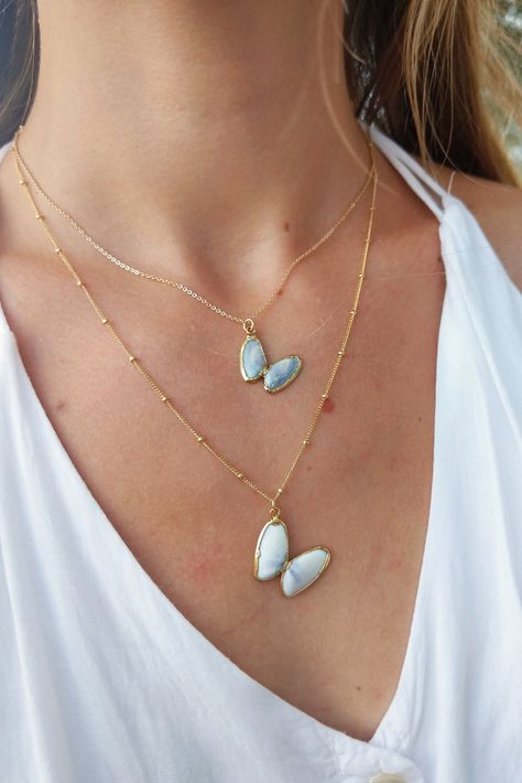 Shells Jewelry Ideas, Sea Shells Jewelry Ideas, Seashells Jewelry Diy, Jewelry With Seashells, Handmade Seashell Jewelry, Coastal Jewelry Diy, Sea Shell Diy Crafts, Things To Make Out Of Shells, Handmade Shell Jewelry