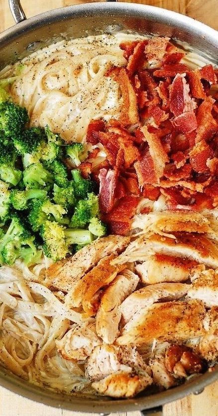 Creamy Chicken Pasta with Broccoli and Bacon #chickenpasta #creamypasta #creamychicken #broccoli #bacon #broccolipasta #baconpasta #weeknightdinner #easydinner #comfortfood #kidsfriendly #easymeals Chicken Pasta With Broccoli, Broccoli And Bacon, Bacon Pasta Recipes, Pasta With Broccoli, Chicken Broccoli Pasta, Creamy Chicken Pasta, Bacon Pasta, Broccoli Pasta, Chicken Main Dishes