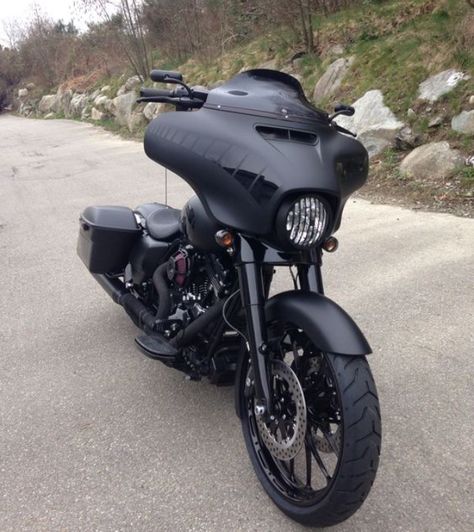 Black Brandenburg, Hd Street Glide, Harley Street Glide, Custom Harley Davidson, Low Storage, Harley Bagger, Jet Skies, Street Glide Harley, Bagger Motorcycle