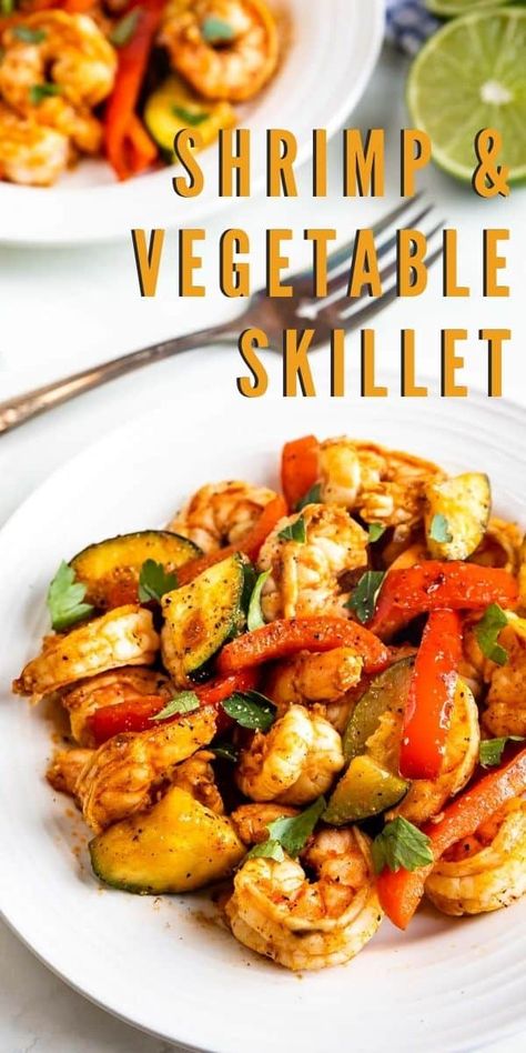 This Shrimp and Vegetable Skillet is a healthy dinner that’s easy and quick to make! We love it for busy weekdays and meal prep. Essen, Shrimp And Vegetable Skillet, Shrimp Skillet Recipes, Shrimp Meal Prep, Vegetable Skillet, Easy Skillet Meals, Shrimp And Vegetables, Shrimp Recipes Healthy, Flavor Combinations