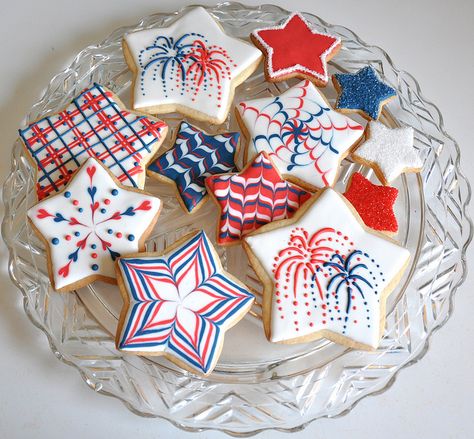 4th of July Cookies by Kelley Hart Custom Cookies Patriotic Cookies, 4th Of July Desserts, Summer Cookies, Sugar Cookie Designs, Star Cookies, Pretty Cookies, Fancy Cookies, Creative Cookies, Cookie Inspiration