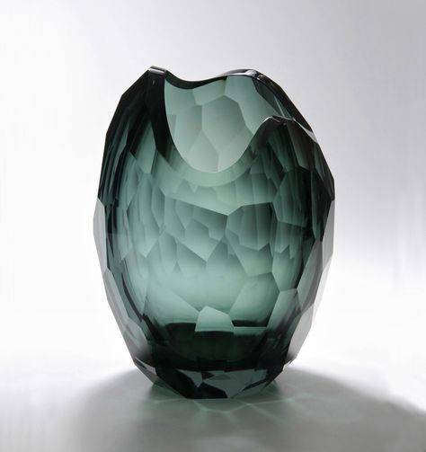 David Wiseman, City Interior, Vase Cristal, Vase Transparent, Crystal Vases, Verre Design, Furniture Contemporary, Diy Pom Pom, Furniture Luxury