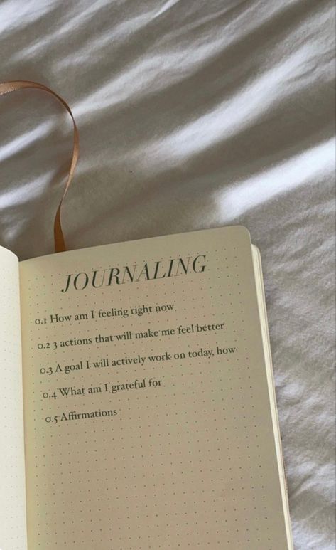 Cosy Study, 5 Minutes Journal, Mindset Aesthetic, Meditation Journal, Morning Journal Prompts, Morning Journal, Journal Inspiration Writing, Gratitude Journal Prompts, Daily Journal Prompts