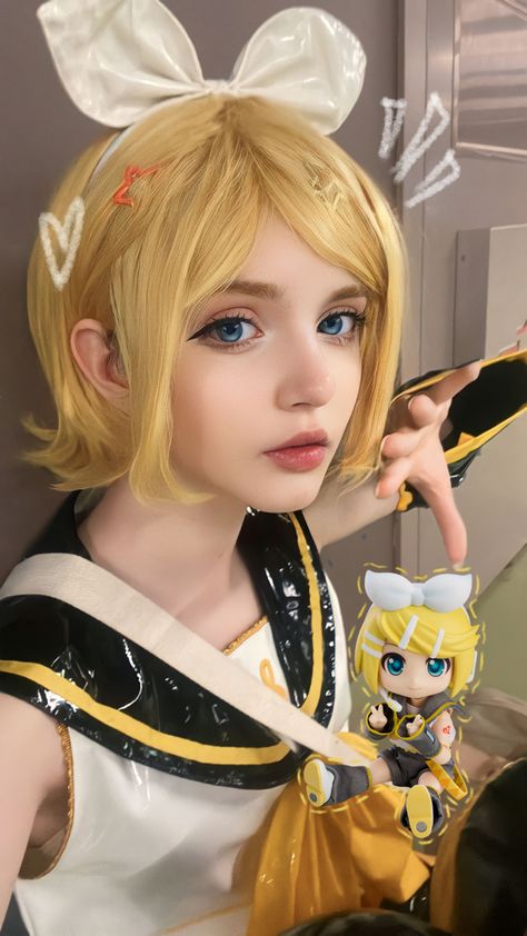 Rin Cosplay, Kagamine Rin And Len, Vocaloid Cosplay, Miku Cosplay, Face Swap, Cosplay Cute, This Meme, Kagamine Rin, Face Swaps