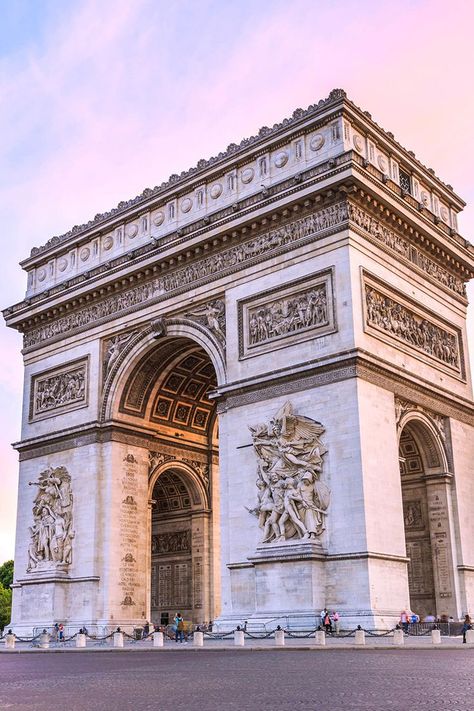 Need a little inspiration fo your Instagram captions? These #Paris quotes that will make you fall in love with the city all over again! #France Paris Quotes, France Itinerary, Paris Dream, Things To Do In Paris, France Travel Guide, Famous Buildings, Paris Aesthetic, Paris At Night, Voyage Europe