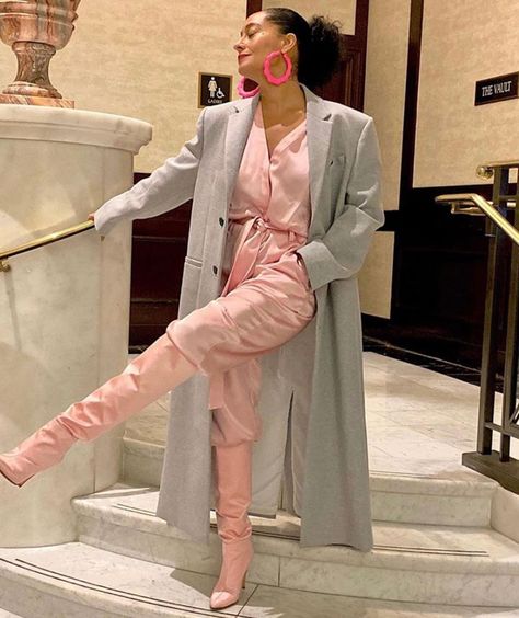 Celeb Style: Tracee Ellis Ross Stunted in a Pink 3.1 Phillip Lim Jumpsuit, a Gray Fenty Coat, and Pink Manolo Blahnik Boots Tracee Ellis Ross Street Style, Tracie Ellis Ross Style, Traci Ellis Ross Style, Tracee Ellis Ross Style, Tracee Ellis Ross Fashion, Ellis Ross, Tracee Ellis Ross, Style Muse, Style Crush