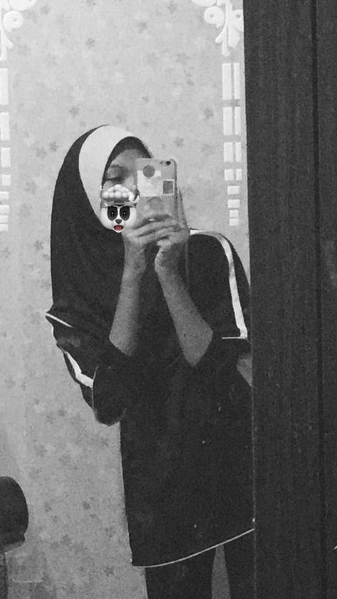 Malaysia Ootd, Foto Cewek Hijab Aesthetic, Ootd Aesthetic, Tutorial Hijab, Hijab Aesthetic, Pose Idea, Muslimah Aesthetic, Cute Selfies Poses, Selfie Ideas