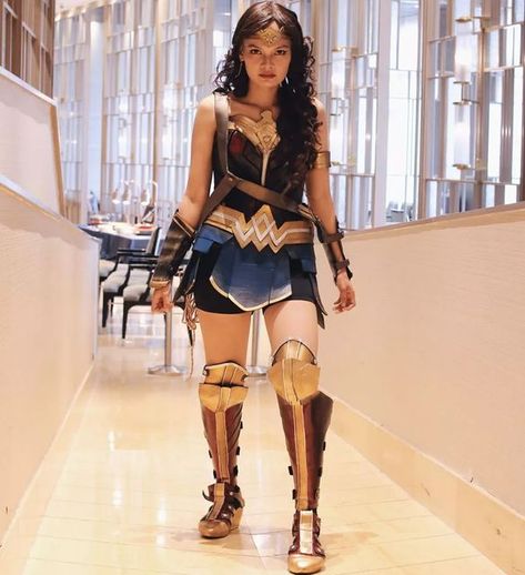 Supergirl And Wonder Woman, Diana Of Themyscira, Dc Comics Cosplay, Woman Cosplay, Wonder Woman Cosplay, Dc Cosplay, Women Cosplay, Yt Channel, Geek Girls