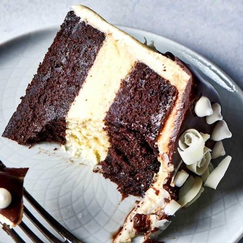 Cheesecake Cake