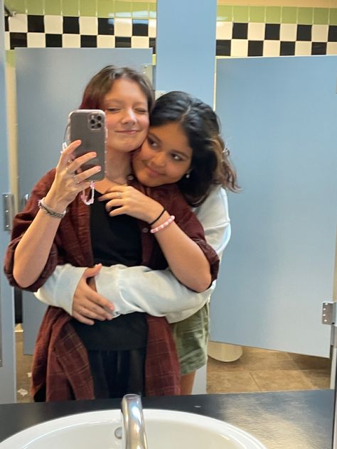 lesbian wlw saphic movie theatre couple Wlw Mirror Pic, Theatre Couple, Couple Inspo, Want A Girlfriend, Movie Theatre, Girlfriend Goals, Mirror Selfie Poses, Mirror Pics, School Pictures