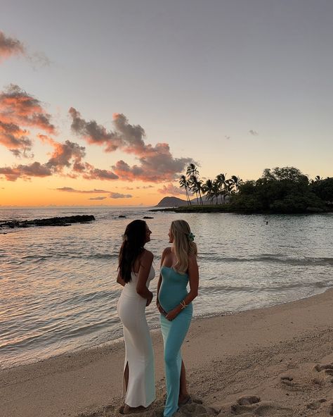 When the girls trip makes it out of the group chat!!! 🏝️��💕🫶🏼 Our dresses are from the @ohpolly mindful modal collection! #girlstrip #hawaii #summer #sunset #besties Vacation With Best Friend, Sister Picture Ideas, Beach Aesthetic Friends, Beach Pics With Friends, Hawaii Pics, Sunset Beach Photos, Bestie Board, Sister Trip, The Group Chat