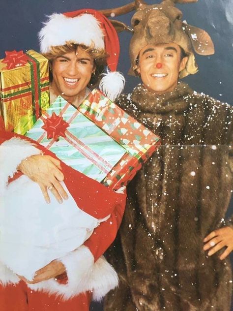 70s Christmas Aesthetic, Wham Christmas, George Michael Christmas, Christmas Shooting, Christmas Lockscreen, Andrew Ridgeley, George Michael Wham, Music Pics, Aesthetic Board