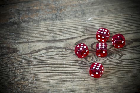 Fun at Parties: 8 of the Best Dice Games for Large Groups Gambling Dice Games, Board Games For Large Groups, Party Dice Games, Dice Games For Large Groups, Dice Games For Adults, Dinner Party Games For Adults, Games For Big Groups, Games For Large Groups, Fun Christmas Party Ideas