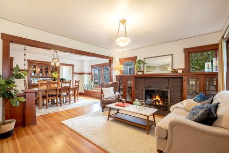 Craftsman Home Decor, Craftsman Interiors, Craftsman Living Room, Craftsman Home Interiors, Craftsman Interior, Fireplace Built Ins, Tacoma Washington, Modern Craftsman, Bungalow Style