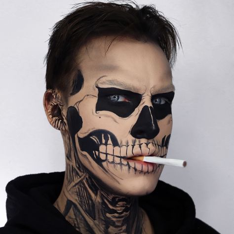 This look is my recreationg of the Tate scull makeup look from American horror story Tate American Horror Story, Halloween Makeup Looks, Horror Story, American Horror, Horror Stories, American Horror Story, Halloween Makeup, Halloween Face, Face Makeup