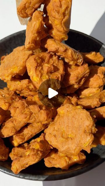 Vegan Oats Recipes, Cooking Sweet Corn, Corn Fritters Recipe, Low Fat High Protein, Healthy Corn, Chipotle Powder, Healthy Meatloaf, Corn Fritter Recipes, Cooked Chickpeas