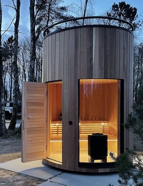 Homemade Sauna, Sauna House, Prefab Cabins, Sauna Design, Outdoor Sauna, Getaway Cabins, House Architecture, Cabin Design, Rooftop Terrace