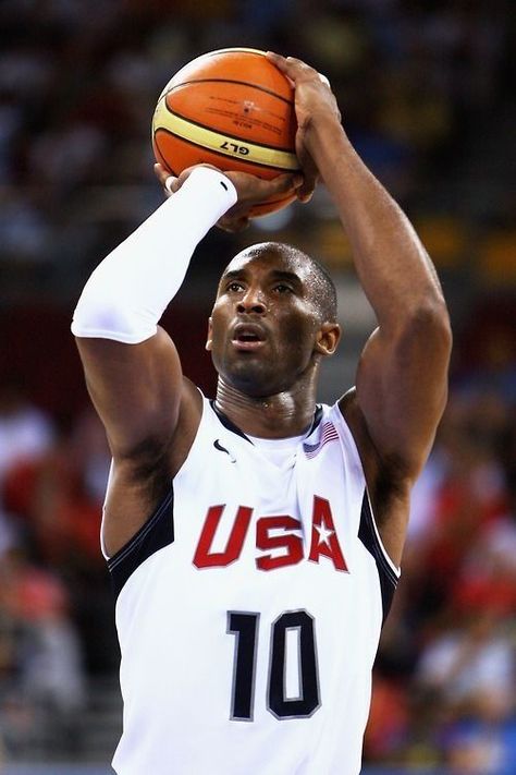 Kobe Bryant - USA Basketball Kobe Bryant Usa, Coldest Photos, Nba Posters, Zapatillas Nike Basketball, Nba Pics, Kobe Bryan, Nba Superstars, Rip Kobe, Dear Basketball