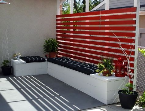 DIY Outdoor Furniture Cinder Block: Our take on patio bench seating based on the many ideas found on Pinterest. Patio Benches Seating, Cinder Block Bench, Block Bench, Cinder Block Garden, Diy Bench Outdoor, Cinder Blocks, Patio Privacy, Patio Bench, Outdoor Privacy