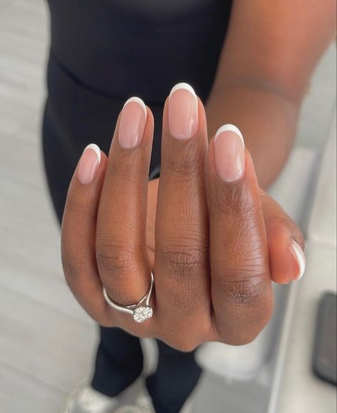 Simple Nail Ideas Dark Skin, Wedding Nails For Bride Brown Skin, Natural Looking Nail Ideas, French Nails On Brown Skin, Nails Inspo Brown Skin, Black Woman French Tip Nails, Nail On Black Women, Short Gel Extension Nails Ideas, Soft Life Nails