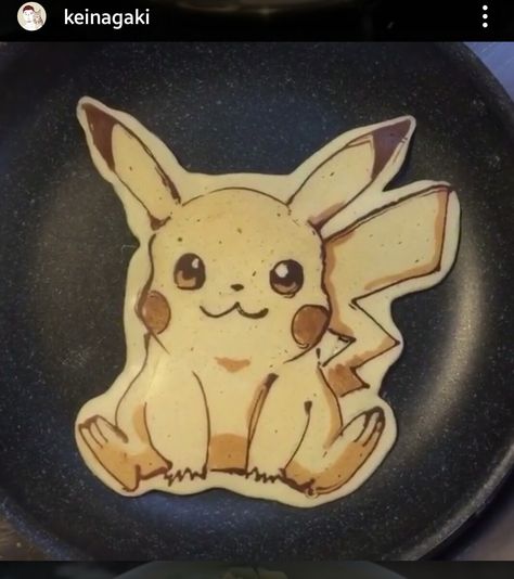 Pikachu. Pancake art. Instagram: keinagaki Pancake Art Ideas, Pancake Art Diy, Pikachu Pancake, Kawaii Pancakes, Pokemon Food Anime, Pancake Food Art, Pancake Drawing, Drawings For Him, Pancake Art