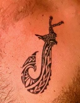 Hawaiian Fish Hook tattoo respect for the water water man Hawaiian Fish Hook Tattoo, Fish Hook Tattoo, Discrete Tattoo, Hook Tattoo, Fishing Hook Tattoo, Ohana Tattoo, Hook Tattoos, Hawaiian Fish, Tiki Tattoo