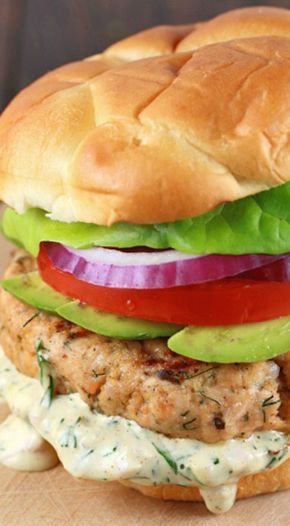 Salmon Burgers with Lemon Dill Sauce Salmon Patties Burgers, Garlic Butter Salmon In Foil, Lemon Garlic Butter Salmon, Healthy Salmon Burgers, Grilled Salmon Burgers, Salmon Burger Recipe, Salmon Burger, Lemon Dill Sauce, Salmon In Foil