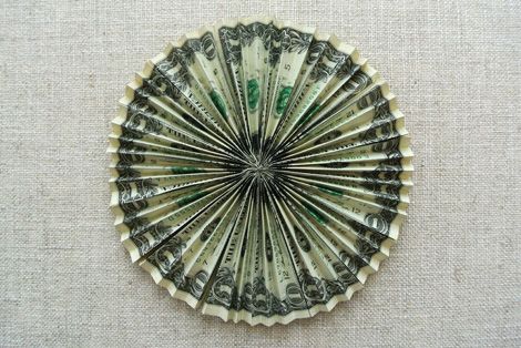 Graduation Cap Money Origami, Money Rosette, Fold Dollar Bill, Handmade Graduation Gifts, Money Lei Diy, Cathe Holden, Paper Medallions, Money Board, Origami Money