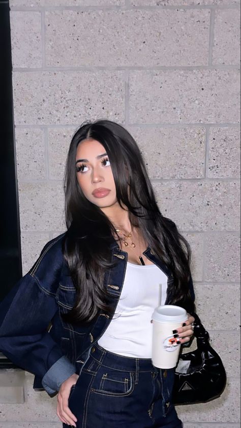 Long Haircut For Black Hair, Balayage, Long Layers Haircut Dark Hair, Latinas With Straight Hair, Black Hair Outfits Aesthetic, Outfits That Go With Black Hair, Dark Long Hair Layers, Long Straight Hair Outfits, Long Black Hair Latina