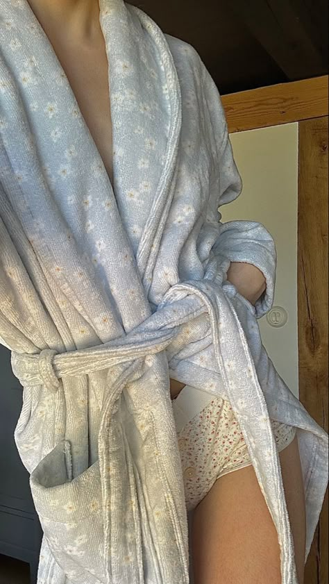 Fluffy Robe Aesthetic, Comfy Pajamas Aesthetic, Pyjama Aesthetic, Mood 2024, Pajamas Aesthetic, Body Pics, Lovers Pics, Comfy Pajamas, Terry Robe