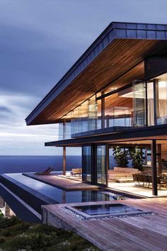 Tricked out double volume cliff-top estate in South Africa: Cove 3 House Architecture Luxury, Paint Modern, Design Seeds, Design Exterior, Pool Spa, Dream House Exterior, House Goals, Glass House, Design Case