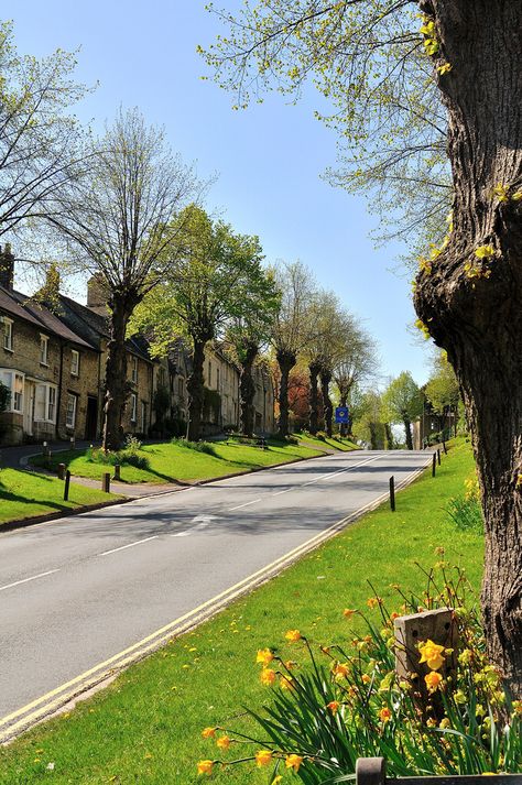 Burford Burford Cotswolds, Cotswolds England, Places In England, English Village, British Countryside, England And Scotland, Penny Lane, England Uk, English Countryside