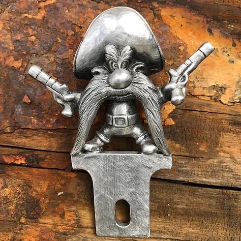 Funny Trophies, Blacksmith Art, Angry Duck, Mancave Bar, Offshore Boats, Car Bonnet, Plate Decoration, Car License, Car License Plate