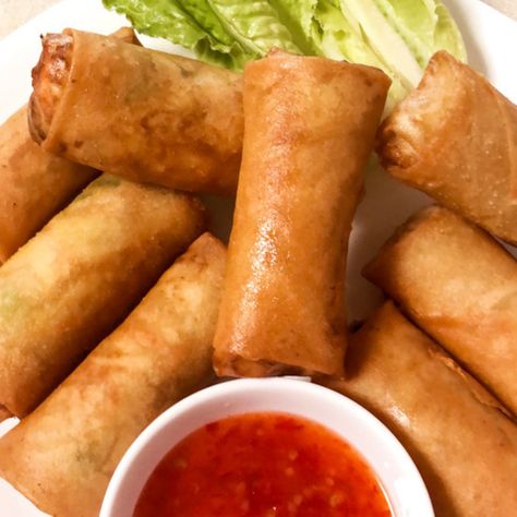 Mini Egg Rolls Appetizers, Authentic Egg Rolls, Thai Egg Rolls, Thai Rolls, Egg Roll Sauce, Authentic Thai Recipes, Sauce For Eggs, Thai Basil Beef, Egg Roll Recipe