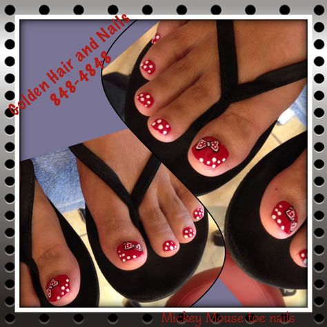 Disney Pedicure, Toes Nails, Summer Pedicure, Pedicure Ideas, Golden Nails, Nail Art Disney, Almond Nail, Disney Nails, Toe Nail Designs