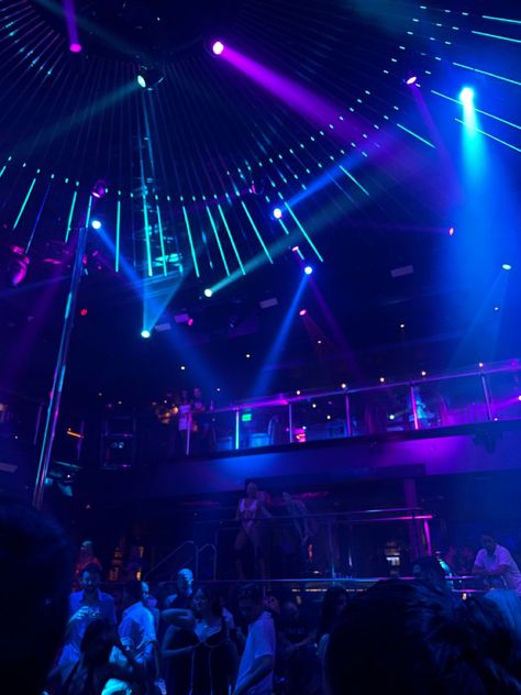 Nightlife, going out, e11even miami La Night Out Aesthetic, Miami Night Out Aesthetic, Going Out Aesthetic Night Club, Miami Night Life Aesthetic, Miami Clubs Nightlife, Miami Aesthetic Night Party, Miami Nightlife Aesthetic, Clubbing In Miami, 2000s Nightclub