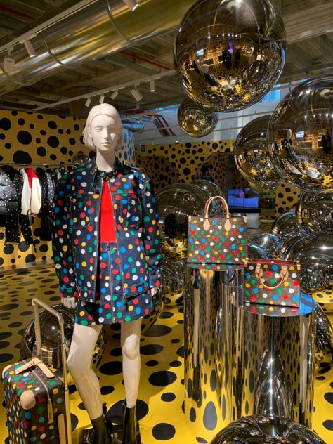 Yayoi Kusama Louis Vuitton, Kusama Louis Vuitton, Louis Vuitton X Yayoi Kusama, Graphic Communication, Louis Vuitton Yayoi Kusama, Polka Dot Party, Yayoi Kusama, Milan, Communication