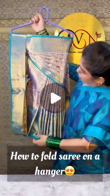 Drapping Dress Ideas, Fun Diy Kids Crafts, Simple Saree Blouse Designs, Casual Blouse Designs, Sari Blouses, Diy Maxi Dress, Draping Styles, Saree Drape, Box Folding