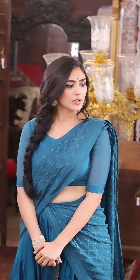 Mrunal Thakur, Indian Tv Actress, Saree Photoshoot, Blue Saree, Indian Beauty Saree, Actress Photos, Bridal Looks, Asian Beauty, Most Beautiful