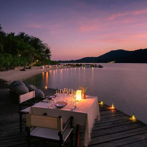 #Repost @welove.adventures • • • • • • Cambodia  Beach dinner dates in Cambodia 🔥🇰🇭 With whom would you eat here? 👇🏼 - cc:… Romantic Dinner Decoration, Romantic Table Setting, Beach Dinner, Romantic Dinner For Two, Romantic Table, Paris Pictures, Romantic Places, Angkor Wat, Beautiful Hotels