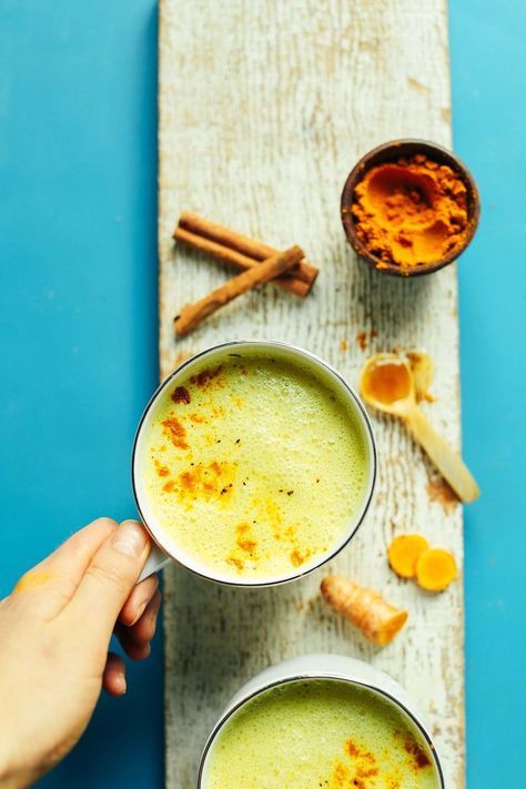 Vegan Golden Milk, Golden Milk Recipe, Golden Milk Latte, Turmeric Milk, Minimalist Baker, Turmeric Latte, Golden Milk, Vegetable Drinks, Healthy Eating Tips