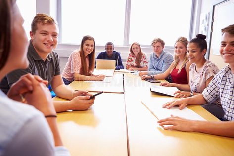 Group Discussion Images, Ielts Preparation, Teaching Lessons Plans, Writing Course, College Ad, Group Discussion, Language Classes, British School, Online Test