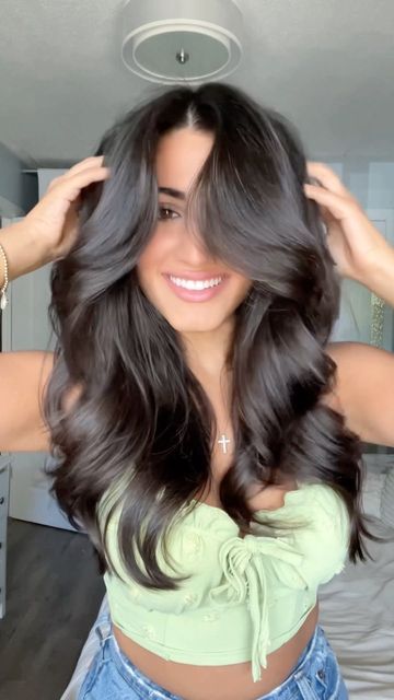 Beautiful Blowouts, Bouncy Blowout Hair, Full Blowout Hairstyles, Blowout Looks Long Hair, Bouncy Waves Long Hair, Voluminous Blowout Long Hair, Bouncy Blow Dry Long Hair, Bouncy Hair Blowout, Bouncy Haircut Long Layered