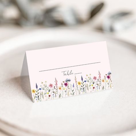 Name Cards For Table, Spring Wildflower Wedding, Rustic Wildflower Wedding, Wedding Table Place Cards, Floral Place Cards, Name Cards Wedding, Meadow Wedding, Elegant Floral Wedding, Wedding Name Cards